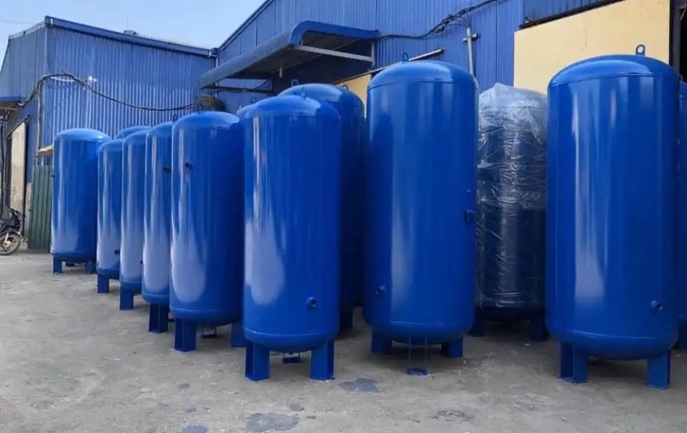 bình chứa máy nén khí có nhiều nước