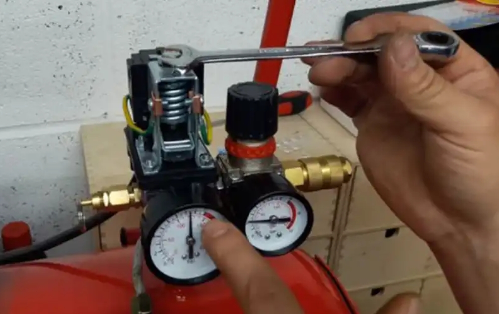 chỉnh role máy nén khí