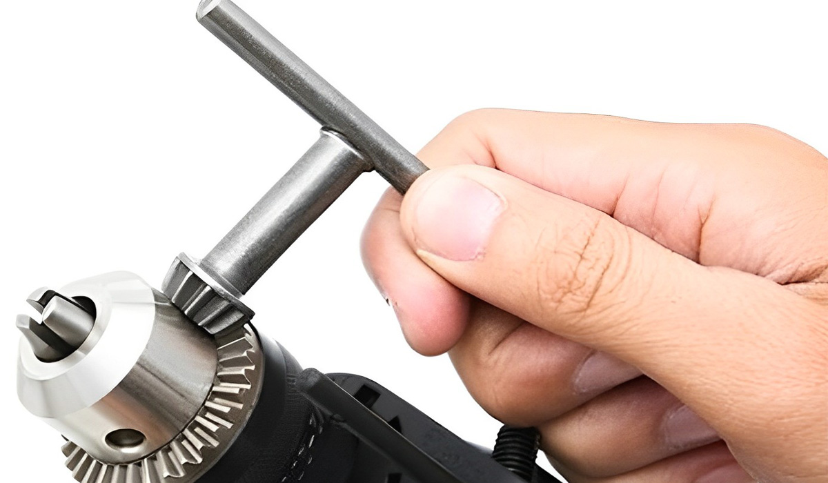 cách tháo mũi khoan