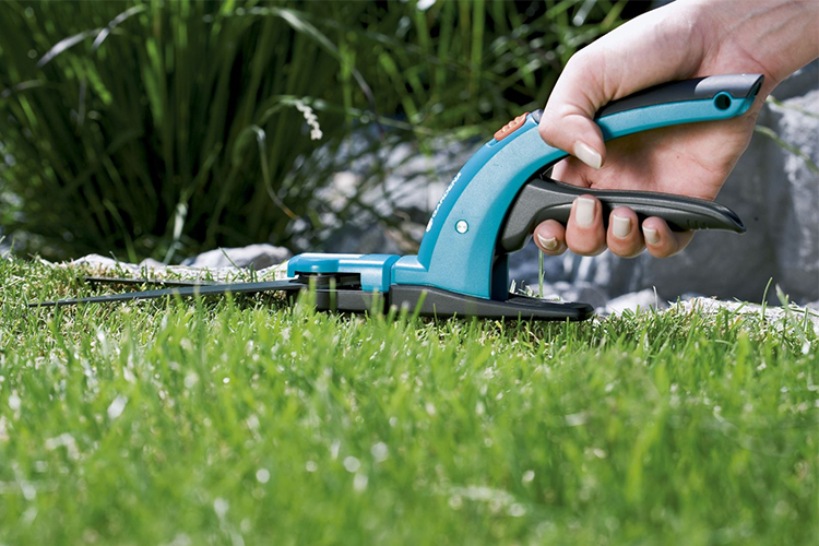 Gardena handheld lawn shears 08733-20
