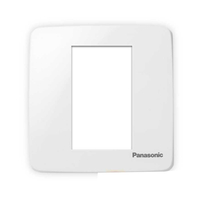 Mặt vuông dùng cho 3 thiết bị Panasonic WMT7813-VN màu trắng