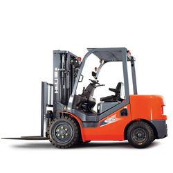 Xe nâng ngồi lái Isuzu C240 Heli CPCD35-W4H