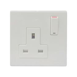 Bộ ổ cắm tiêu chuẩn BS 250VAC - 13A Panasonic WEB11119SW-VN