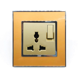 Ổ cắm đa năng kèm công tắc ABE MIRROR M1V-3C4 màu vàng