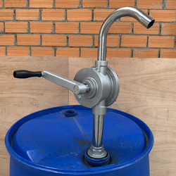 Bơm quay tay dầu nhớt Inox cao cấp DBK RP-8804