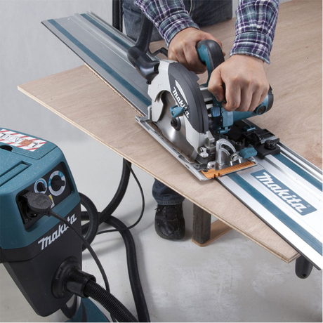 Máy hút bụi 1050W/22kPa Makita VC3210LX1