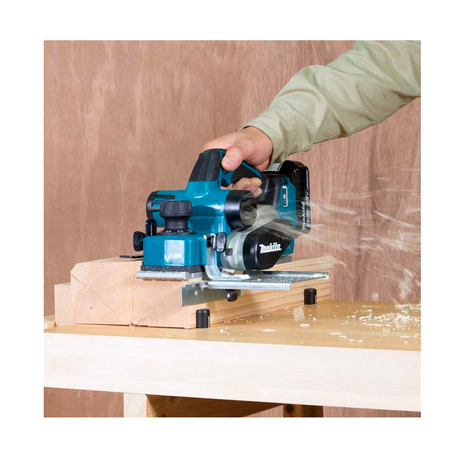 Makita DKP181ZU 18V 82mm cordless planer without battery and charger