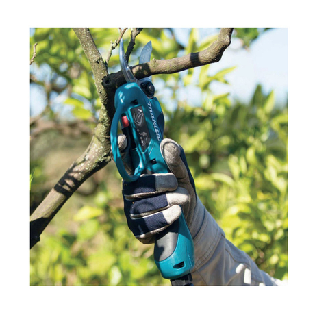 Máy cắt cành 33mm pin 18V Makita DUP361Z không pin và sạc