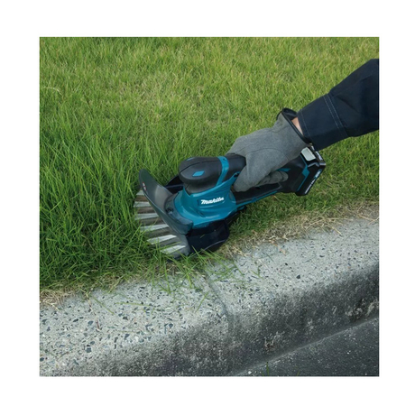 Máy cắt cỏ pin 12V Makita UM600DZ không pin và sạc
