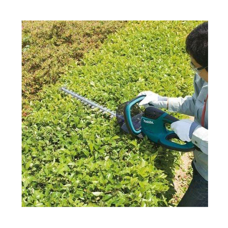 Máy cắt tỉa hàng rào 36V/1.5Ah Makita UH353DZ solo