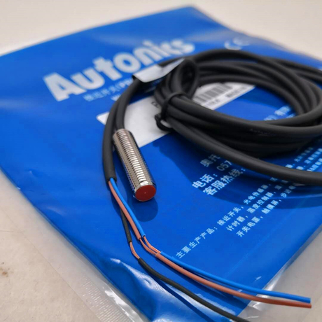 Cảm biến từ đầu lồi hình trụ Autonics PR08-1.5DP2