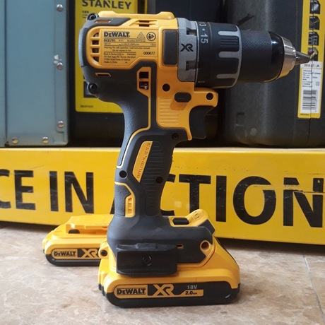 Máy khoan vặn vít pin 18V/4Ah không chổi than Dewalt DCD791M2-B1
