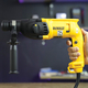 Máy khoan búa 2 chức năng 710W Dewalt D25032K-B1