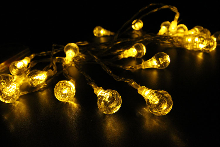 Dây đèn LED trang trí dài 5m, 20 bóng tròn màu trắng đục dùng pin