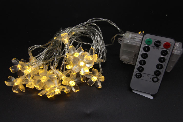 Dây đèn LED trang trí dài 5m, 20 bóng hình hoa anh đào có điều khiển từ xa dùng pin