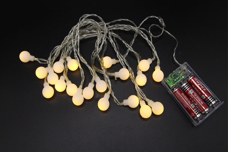 Decorative LED light string 5m long, 20 battery-powered bulbs - 2