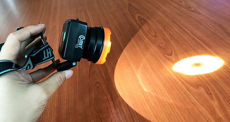 Đèn pin 3W bóng Led Comet CRT1612