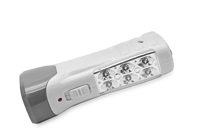 Đèn pin Led 5W sạc Comet CRT831G