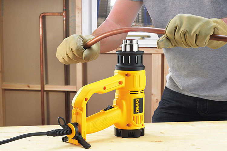 Máy phun hơi nóng Dewalt D26411-B1