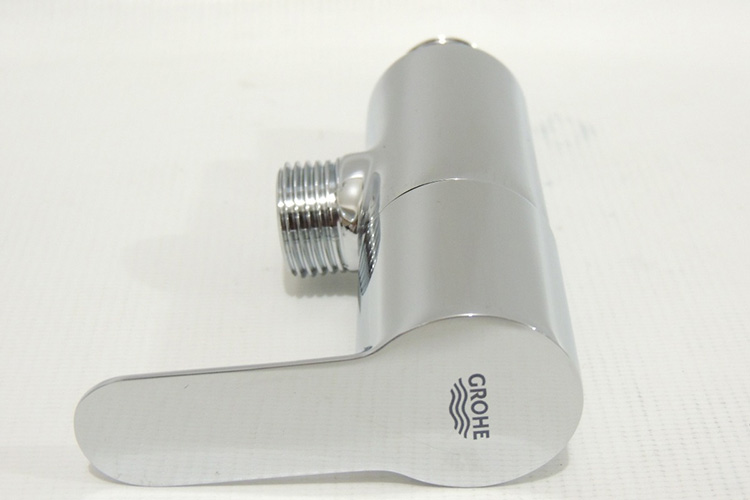 Van khóa sen tắm BauEdge GROHE 26021000