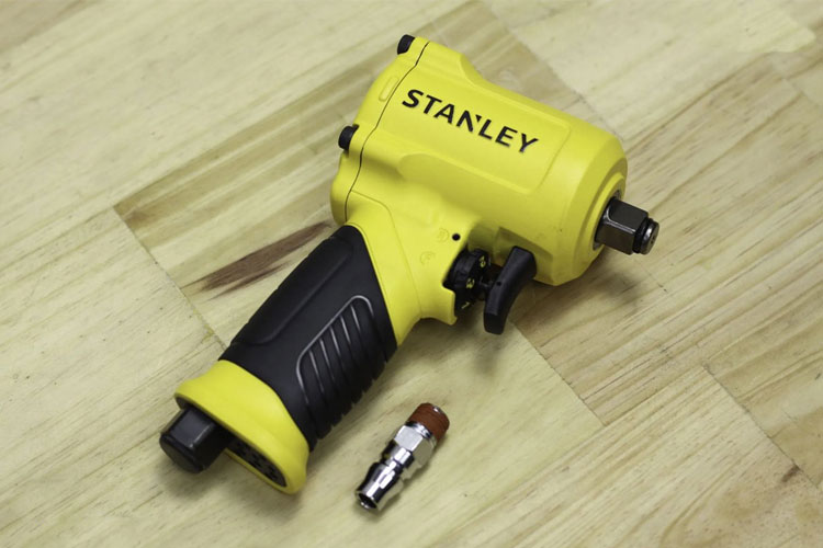 Stanley STMT74840-8 pneumatic 1/2 inch bolt wrench