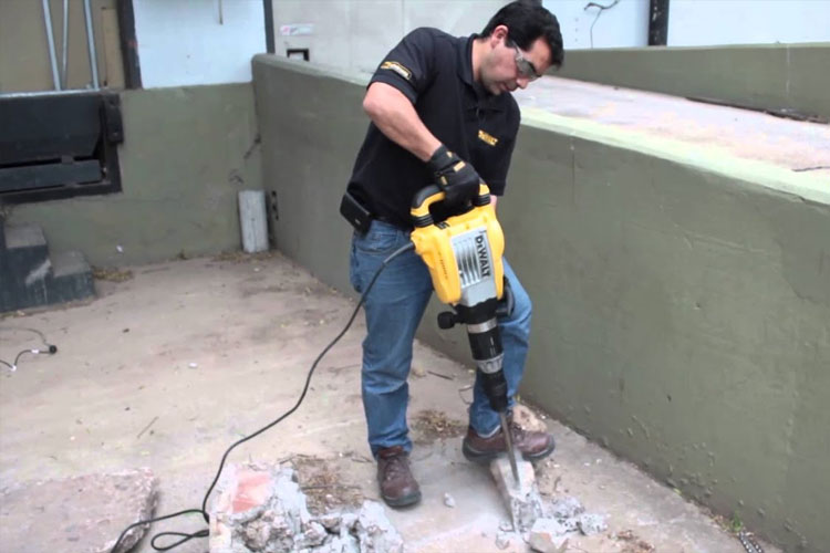 Máy khoan đục bê tông Dewalt D25901K-B1