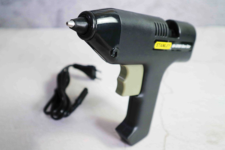 Súng bắn keo 40W dùng pin đầu tròn Stanley 69-GR90B-23