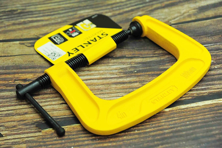 C-shaped puller 33x50mm 2inches Stanley 83-032K