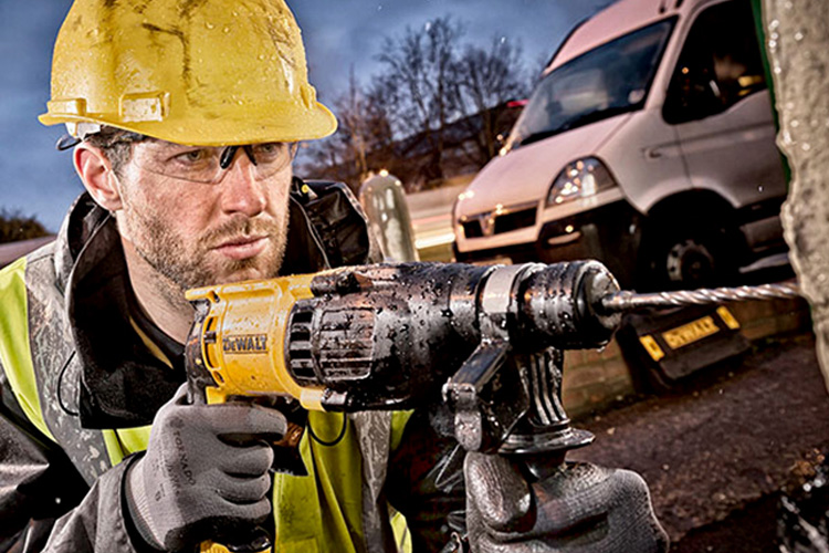 Máy khoan búa 3 chức năng 900W Dewalt D25144KA-B1