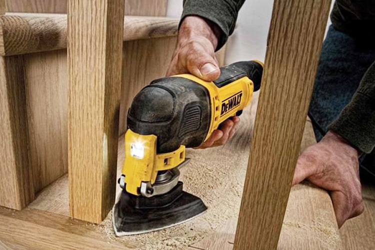 Máy cắt rung đa năng 300W Dewalt DWE315K-B1
