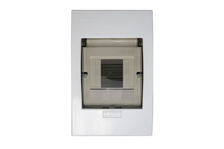 Tủ điện mặt nhựa đế kim loại 2-4 đường Panasonic NDP104