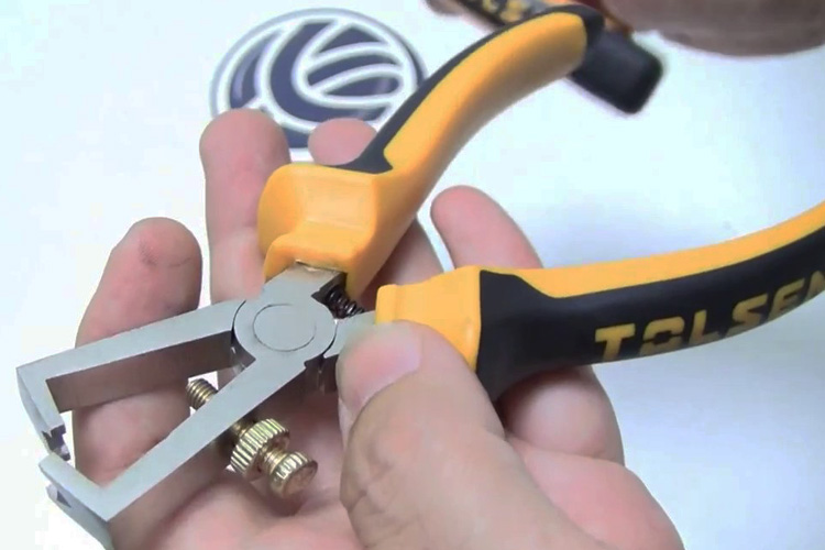 6 inch/160mm wire stripper with Nicke Tolsen 10013 surface coating