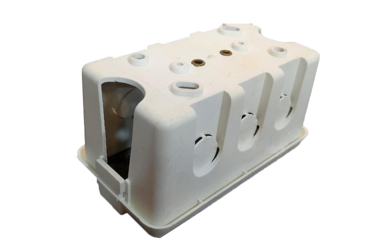 Đế âm tự chống cháy chứa cầu dao (MCB) LiOA SE100M 