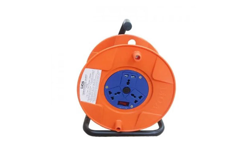 Ổ cắm điện kéo dài quay tay kiểu RULO loại 30m 10A LiOA QT30-2-10A