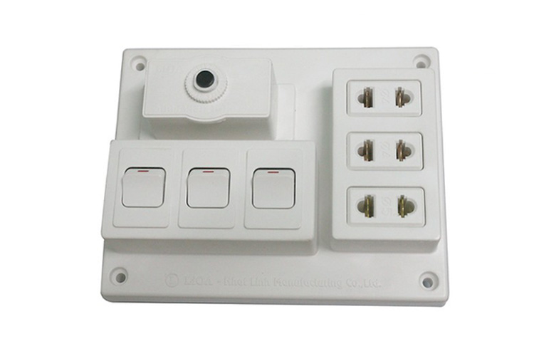 Bảng điện nổi CB 15A có 3 ổ cắm đôi 2 chấu và 3 công tắc 1 chiều LiOA B-CB15A3C