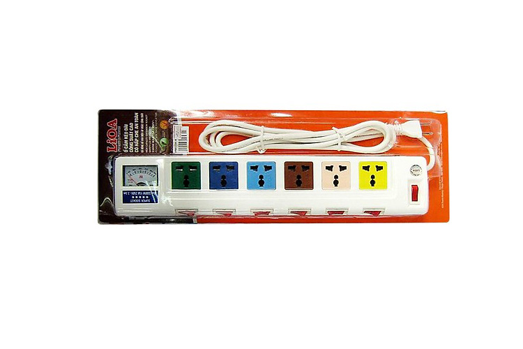 Ổ cắm điện 6 ổ cắm dây 2.5m có đồng hồ báo điện áp 3300w LiOA 6OFSSV2.5-2