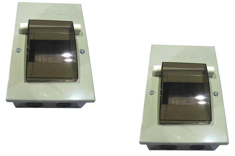 Tủ điện kim loại chứa 4 APTOMAT LiOA SE4PL