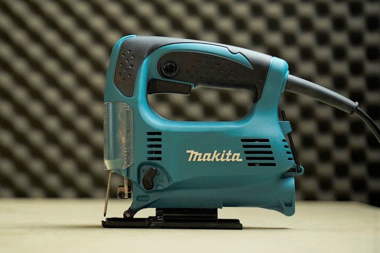 Máy cưa lọng 450W đường kính 18mm Makita 4328