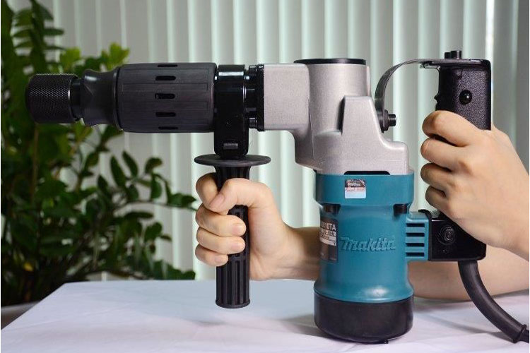 Máy đục bê tông 900W mũi gài Makita HM0810TA