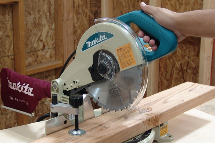 Máy cưa đa góc 1650W đường kính 260mm Makita LH1040