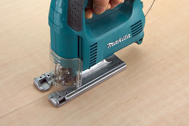 Máy cưa lọng 450W đường kính 18mm Makita 4328