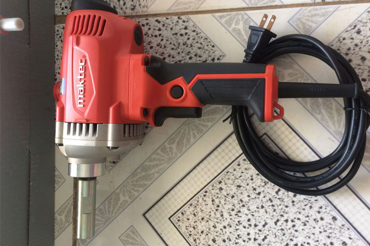 Máy trộn sơn Maktec MT660X