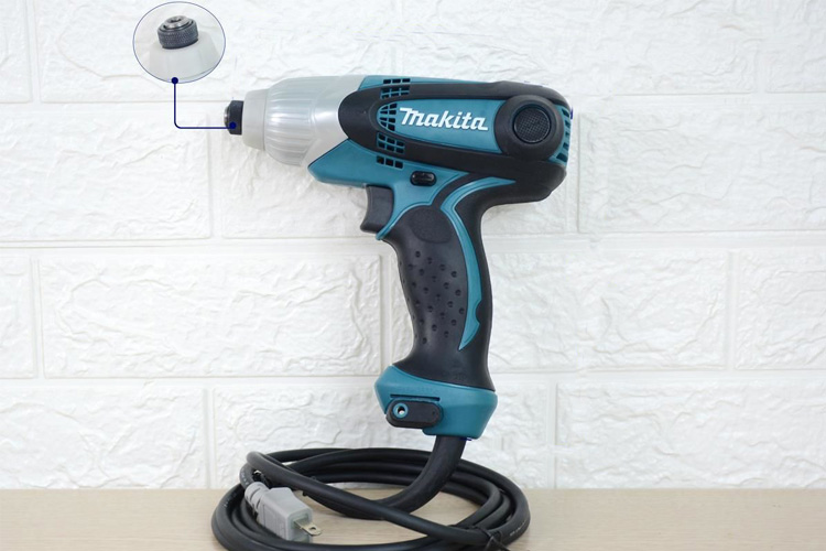 Máy bắn vít 230W Makita TD0101