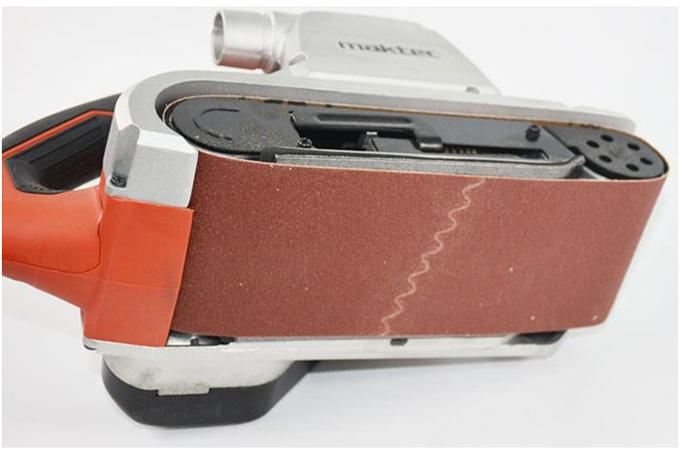 Máy chà nhám băng 940W Maktec MT941
