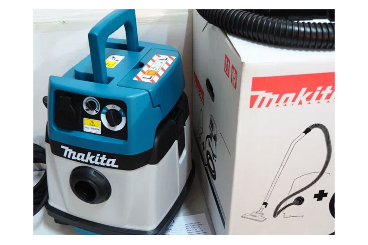 Máy hút bụi Makita VC1310LX1