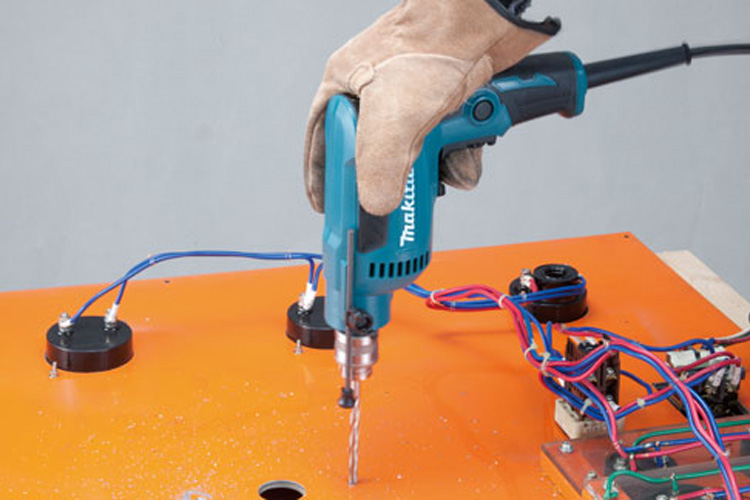 máy khoan 350W đường kính 6.5mm Makita DP2010