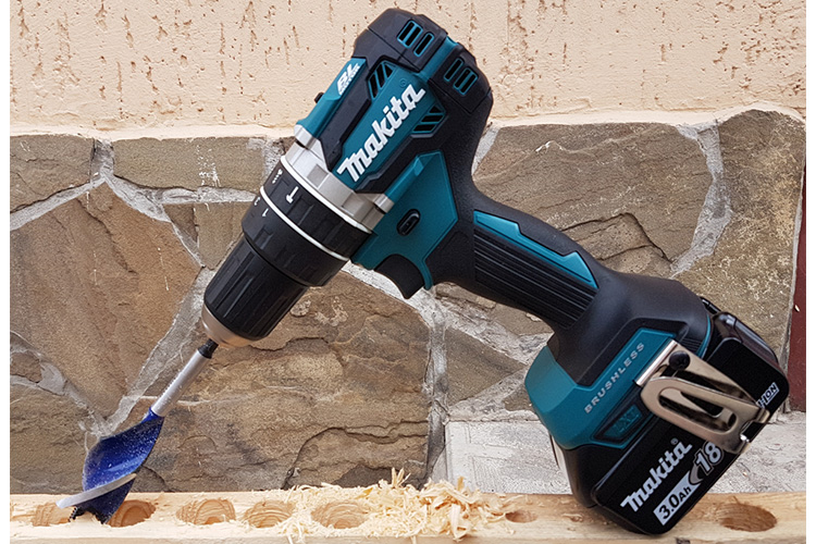 Máy khoan và vặn vít dùng pin 18V Makita DHP484RFE