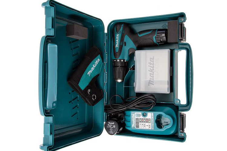 Máy khoan và vặn vít dùng pin 10.8V Makita DF330DWE