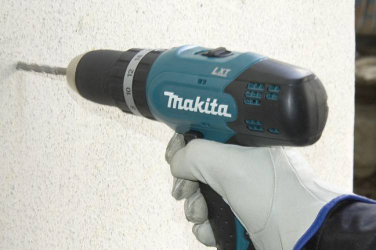 Makita DF330DZ 10.8V battery-powered drill and screwdriver