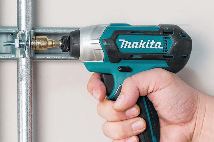 Máy bắn vít dùng pin 12V Makita TD110DZ